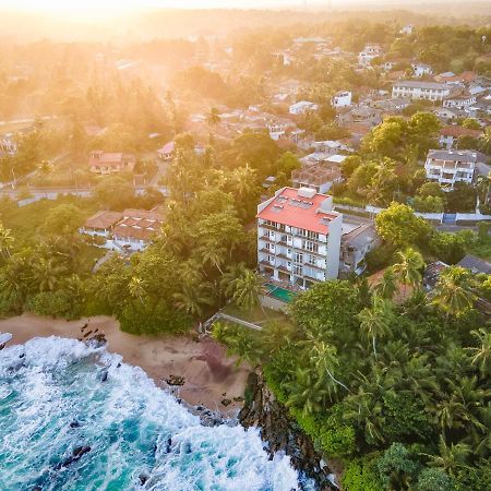 Grand Samudra Hotel Тангалла Экстерьер фото