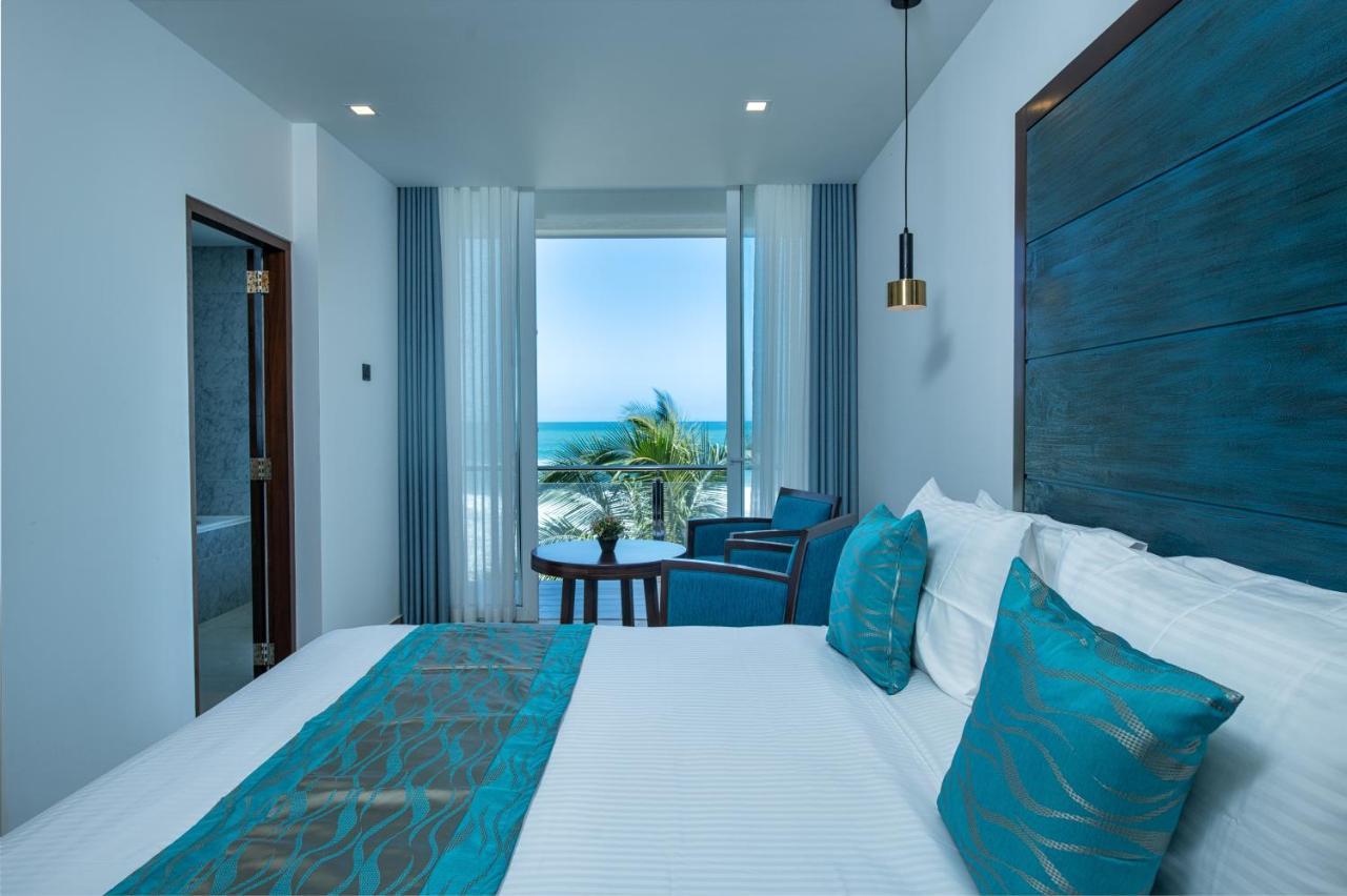 Grand Samudra Hotel Тангалла Экстерьер фото